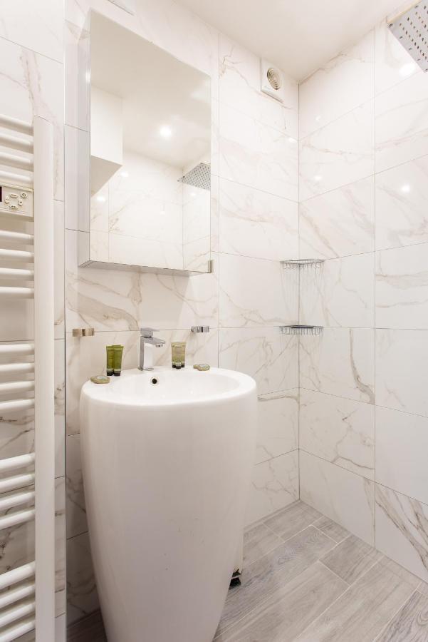 MBM - Paradis Paris Bagian luar foto